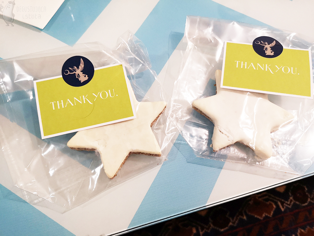  Gingerbread stars wrapped in transparent foil.